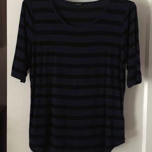 Apt 9 95% rayon, 5% spandex elbow length t shirt